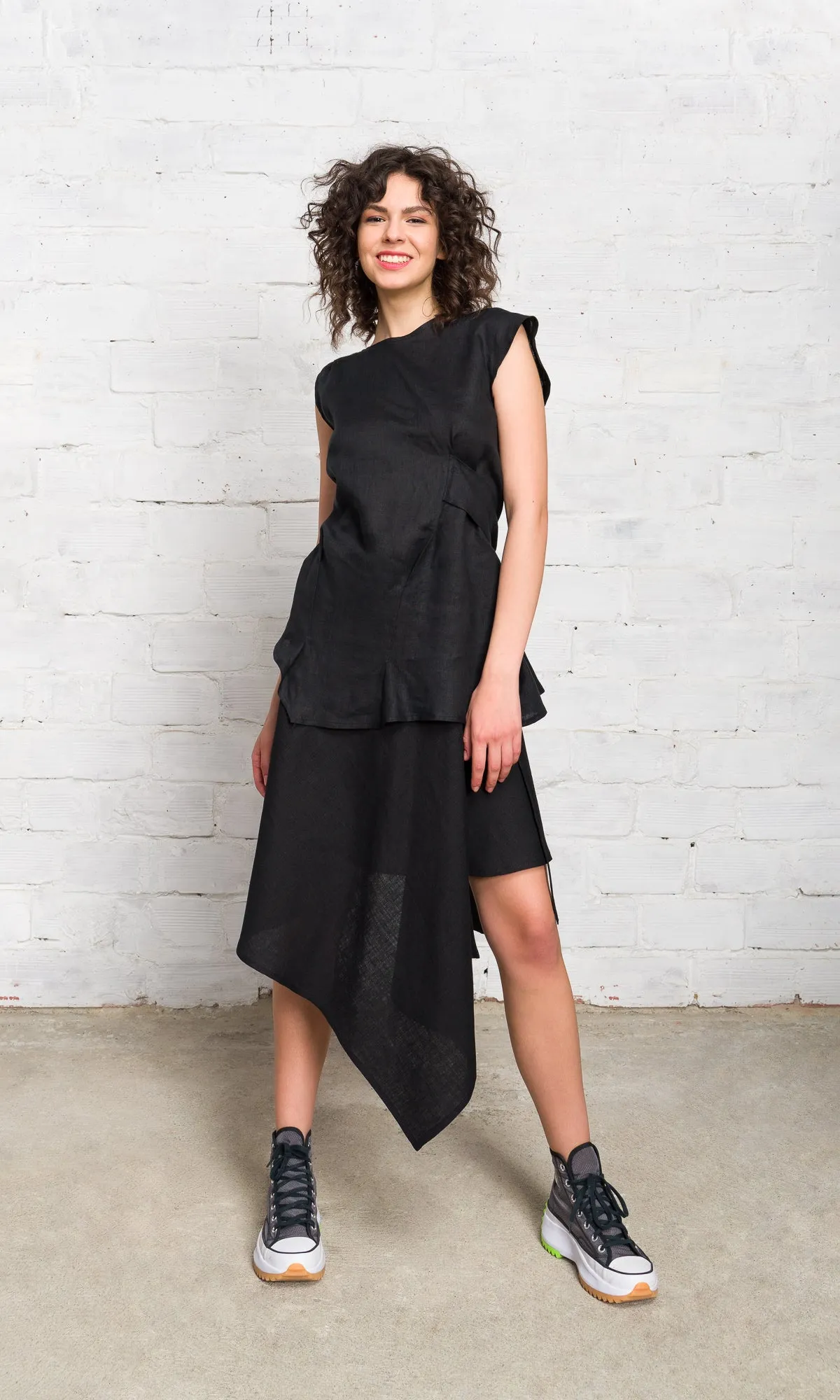 Asymmetric Shoulders Linen Top with Open Back