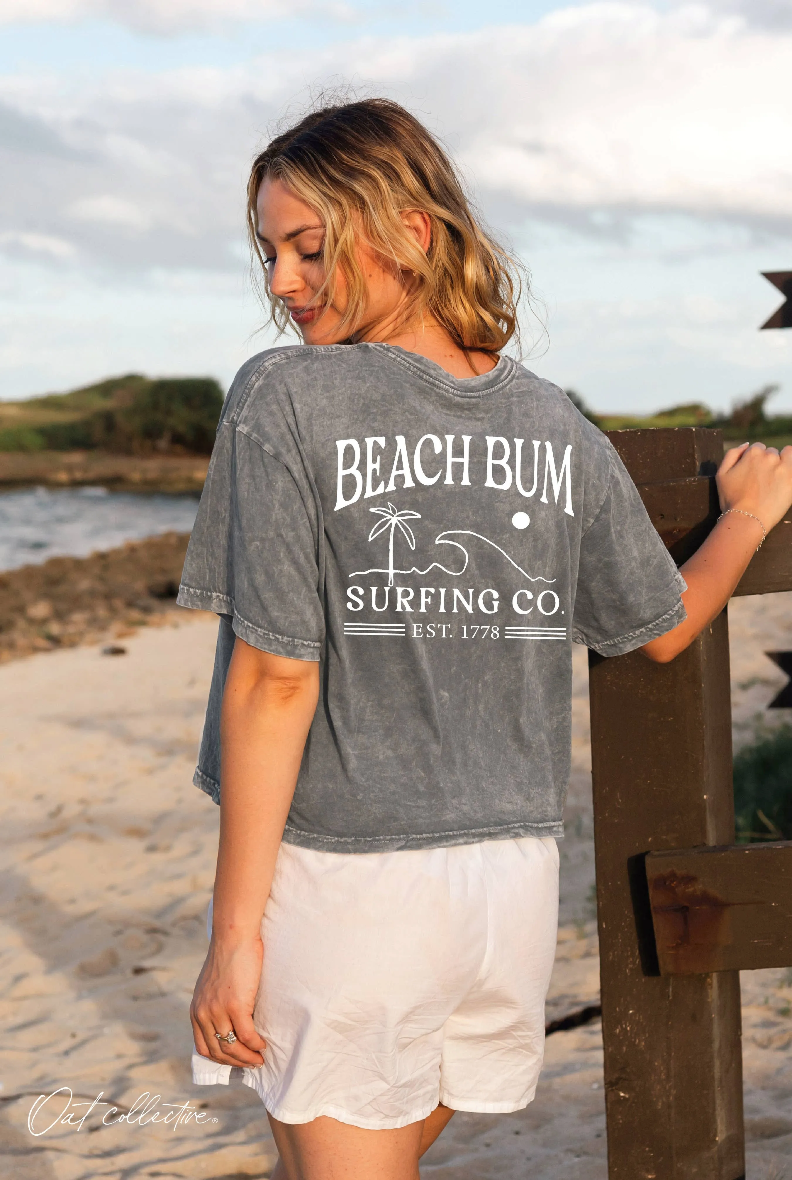 BEACH BUM Cropped Mineral Graphic Top