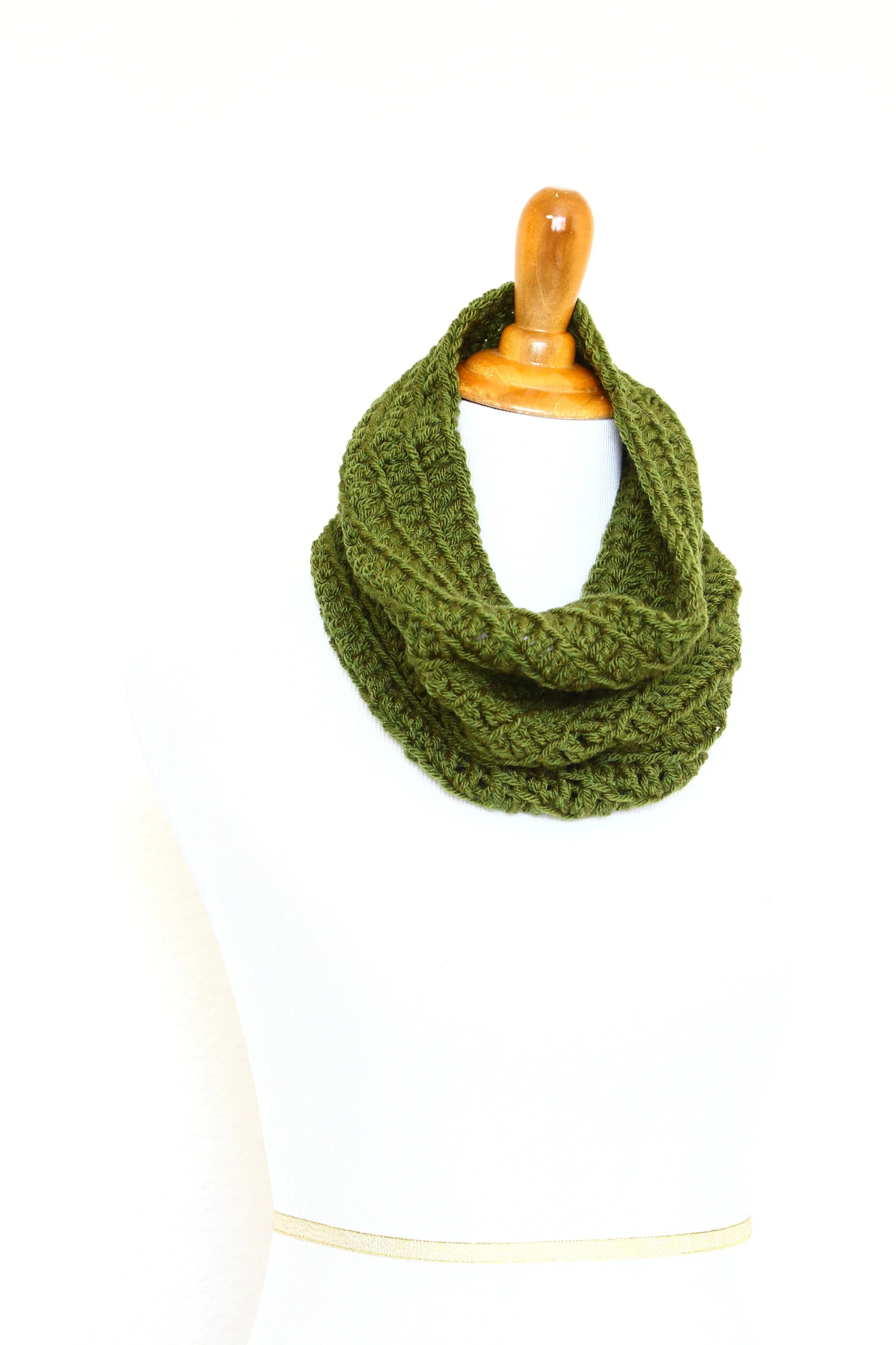 Crochet infinity scarf in olive green color, chunky cowl - 12 colors available