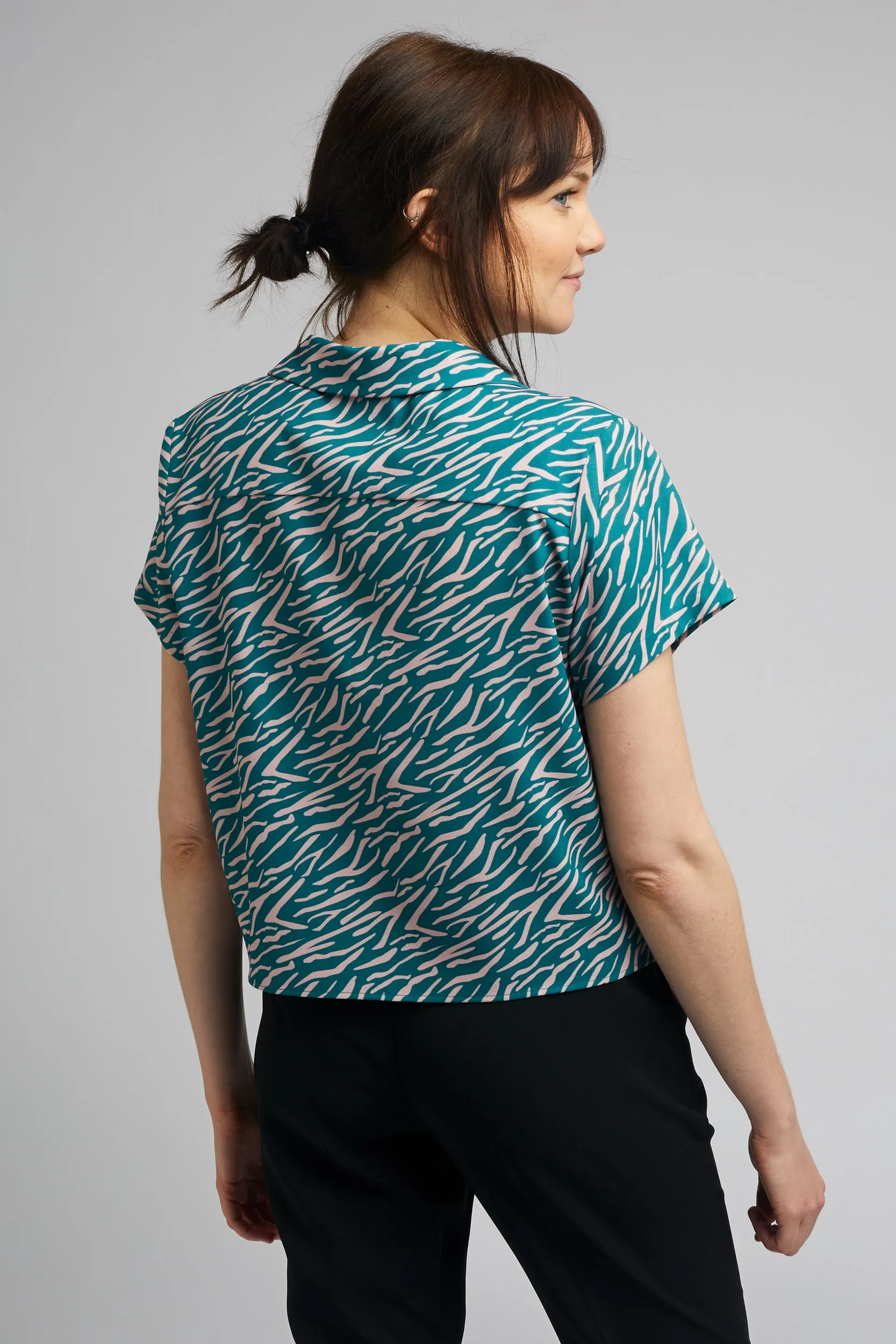 Cropped Cuban Collar Shirt in Shima Print