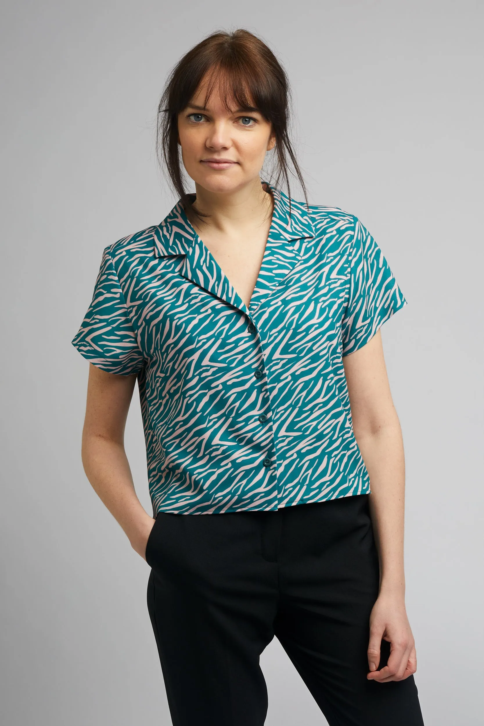 Cropped Cuban Collar Shirt in Shima Print