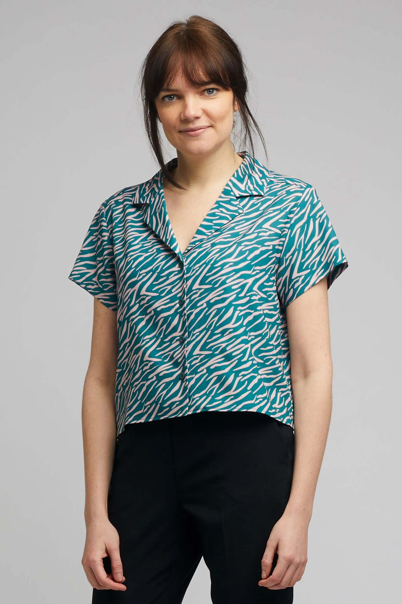 Cropped Cuban Collar Shirt in Shima Print