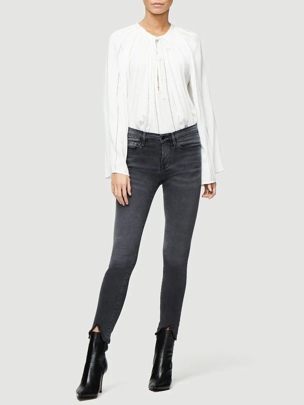 FRAME - Le Skinny De Jeanne Crop Double Triangle Raw Hem in Tull