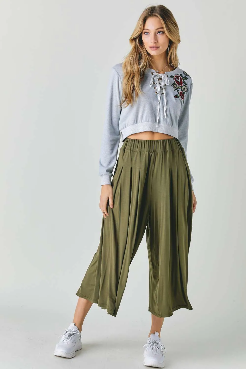 Hot Girl Floral Embroidered Boho Cropped Sweatshirt