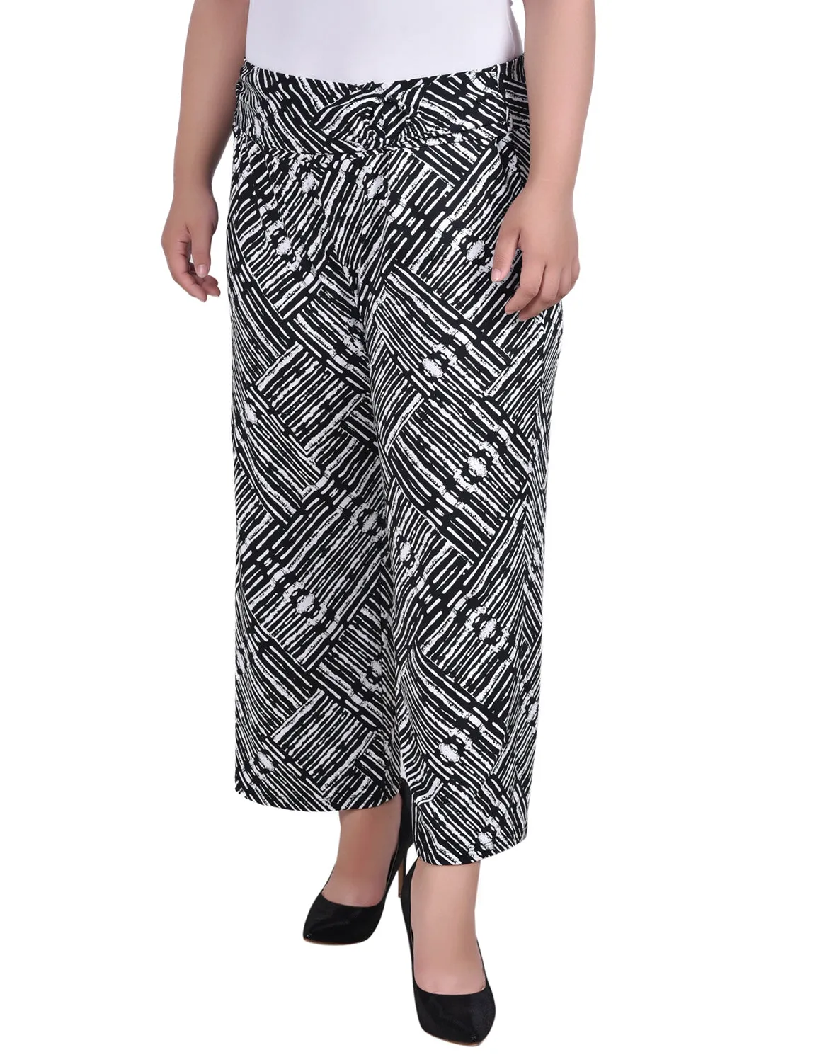 Plus Size Cropped Pull On Pants With Faux Belt