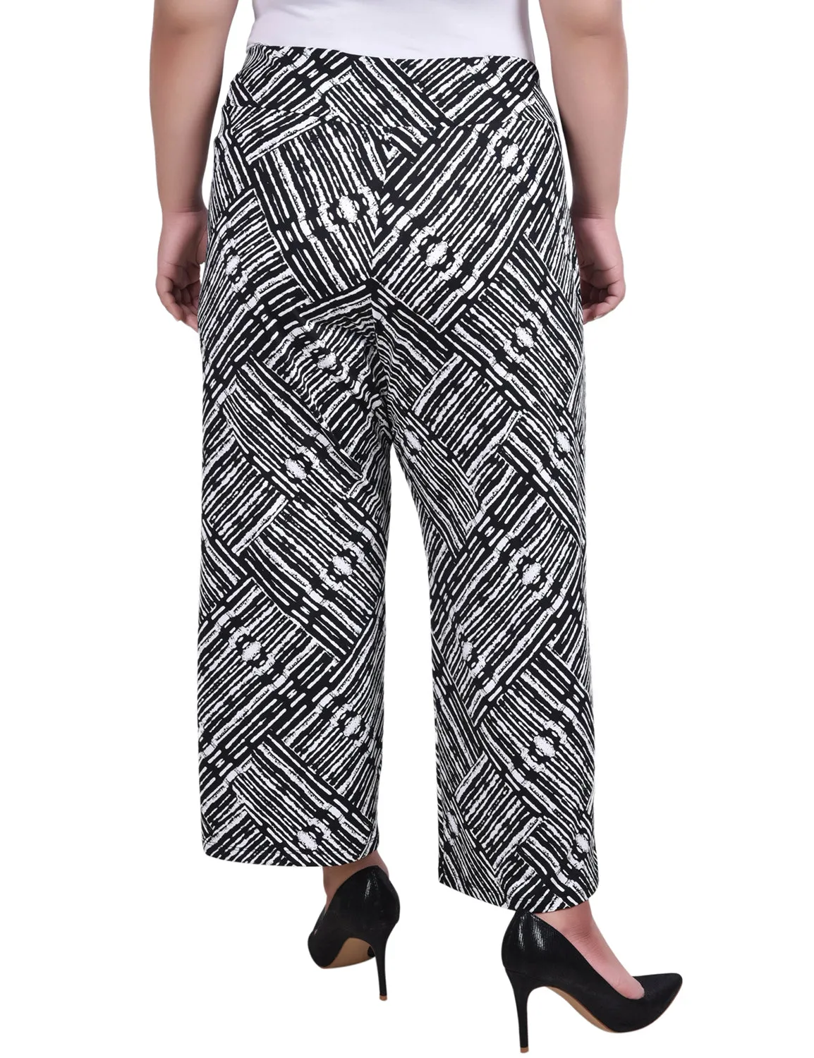 Plus Size Cropped Pull On Pants With Faux Belt