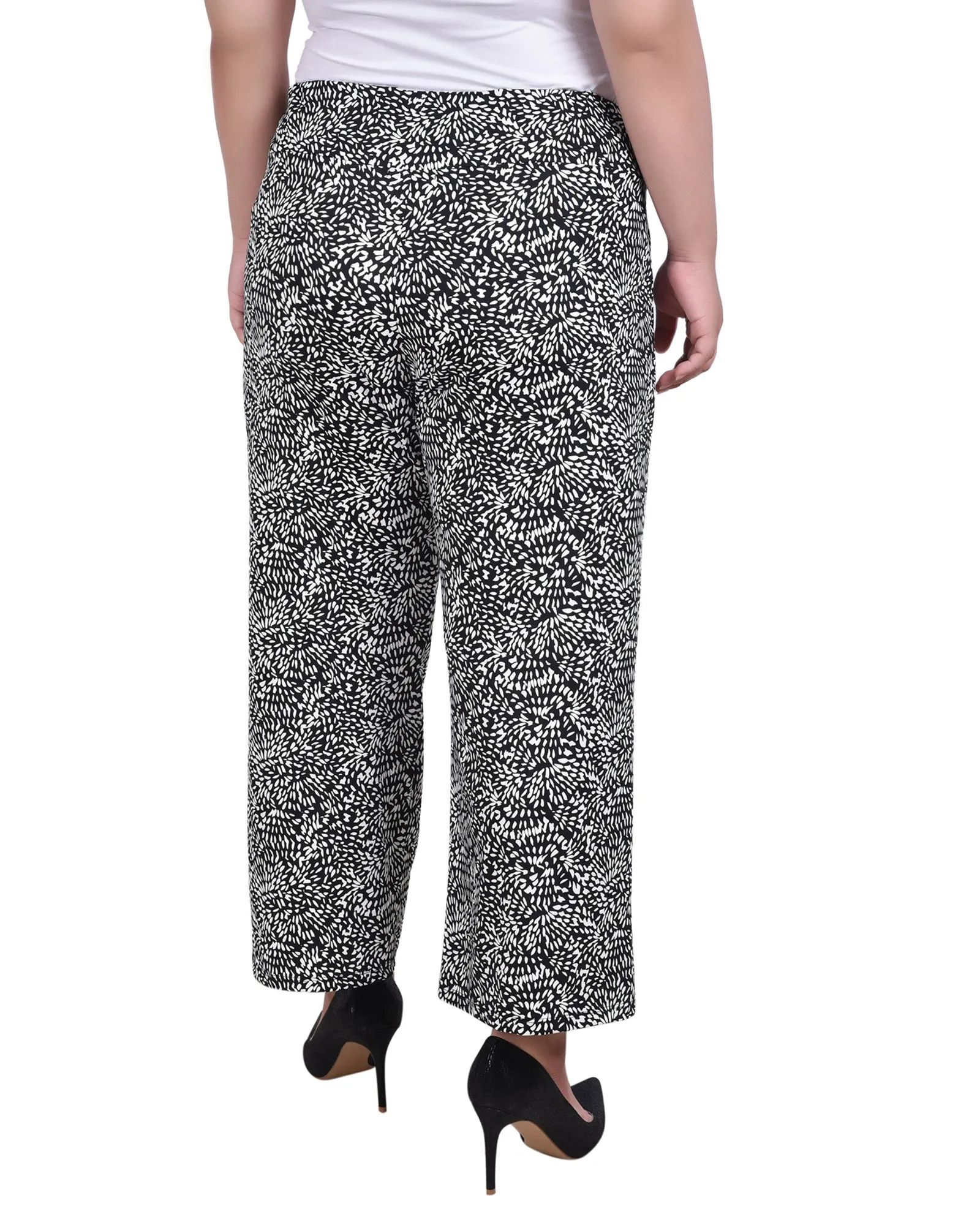 Plus Size Cropped Pull On Pants With Faux Belt