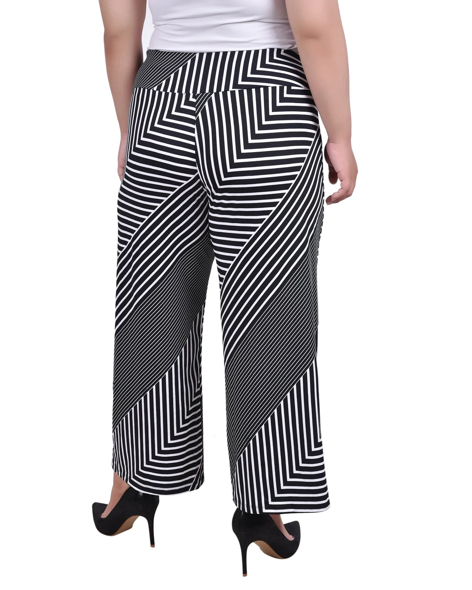 Plus Size Cropped Pull On Pants With Faux Belt