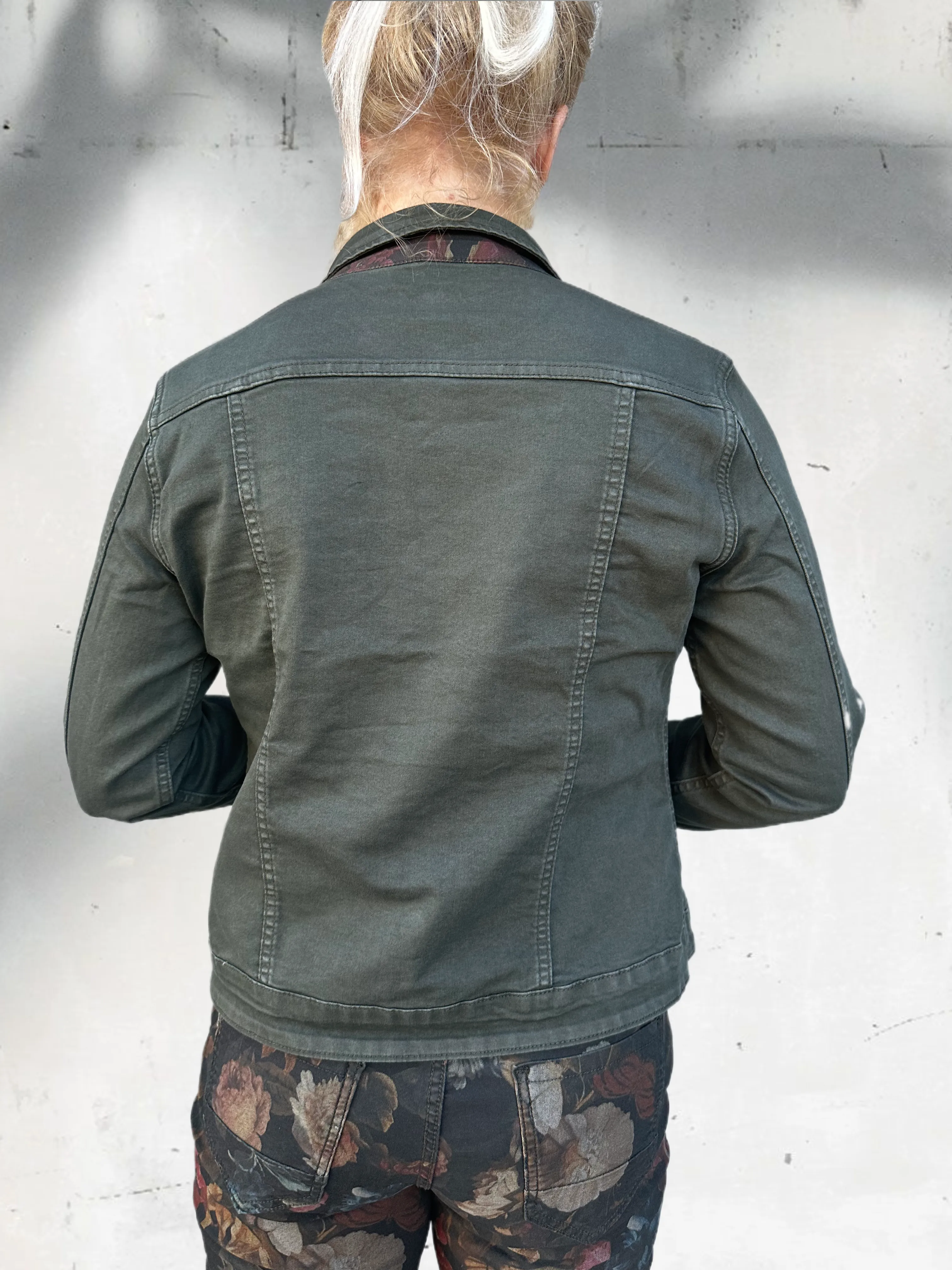 Reversible Jacket in Olive Print and Solid