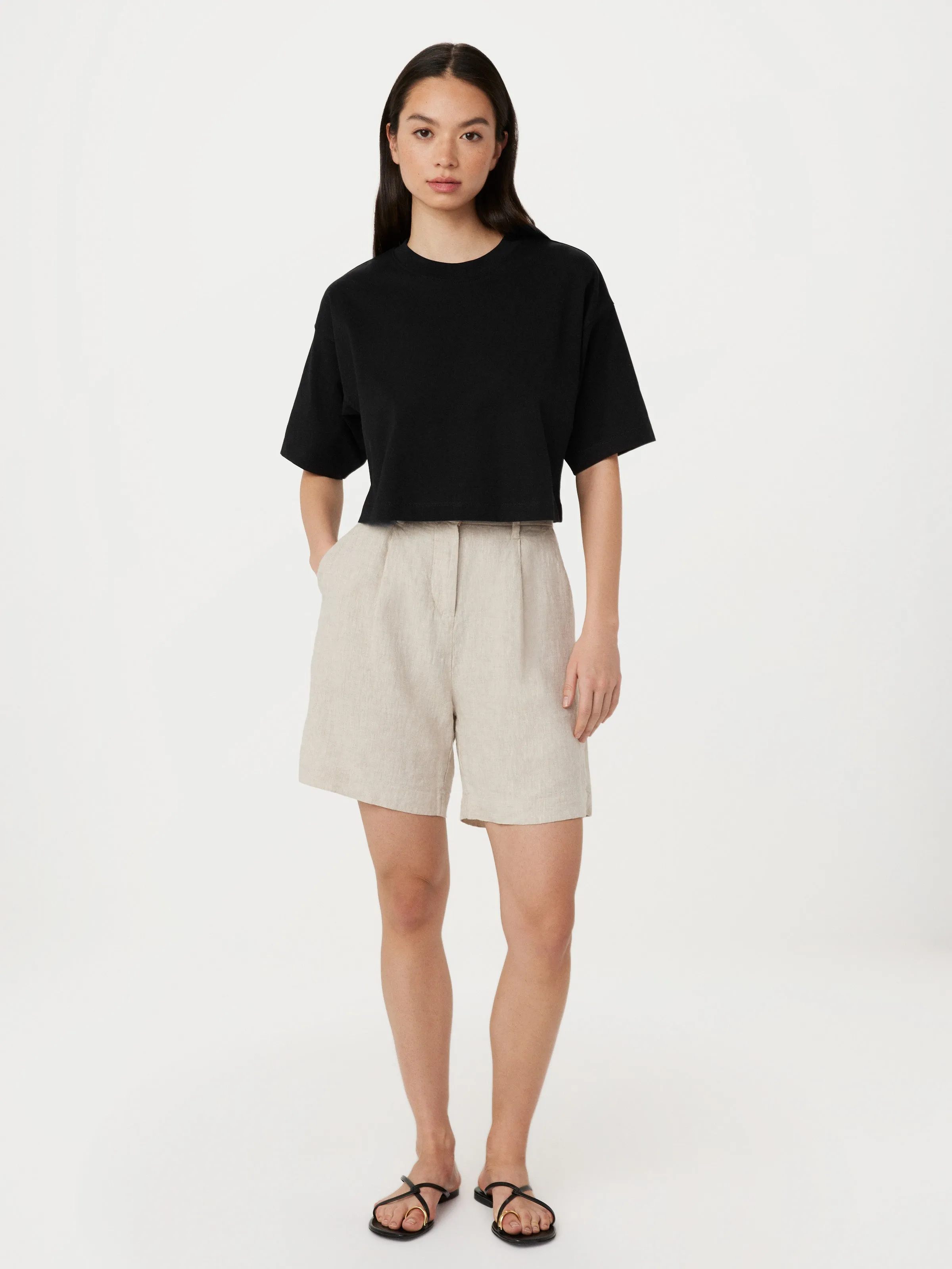 The Cropped Boxy T-Shirt in Black